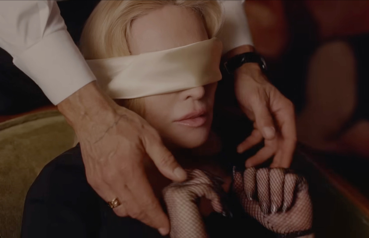 Мадонна з пов'язкою на очах знялася в рекламі Dolce&Gabbana