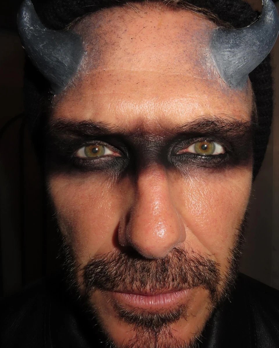 Бекхему навіть бороду підфарбували