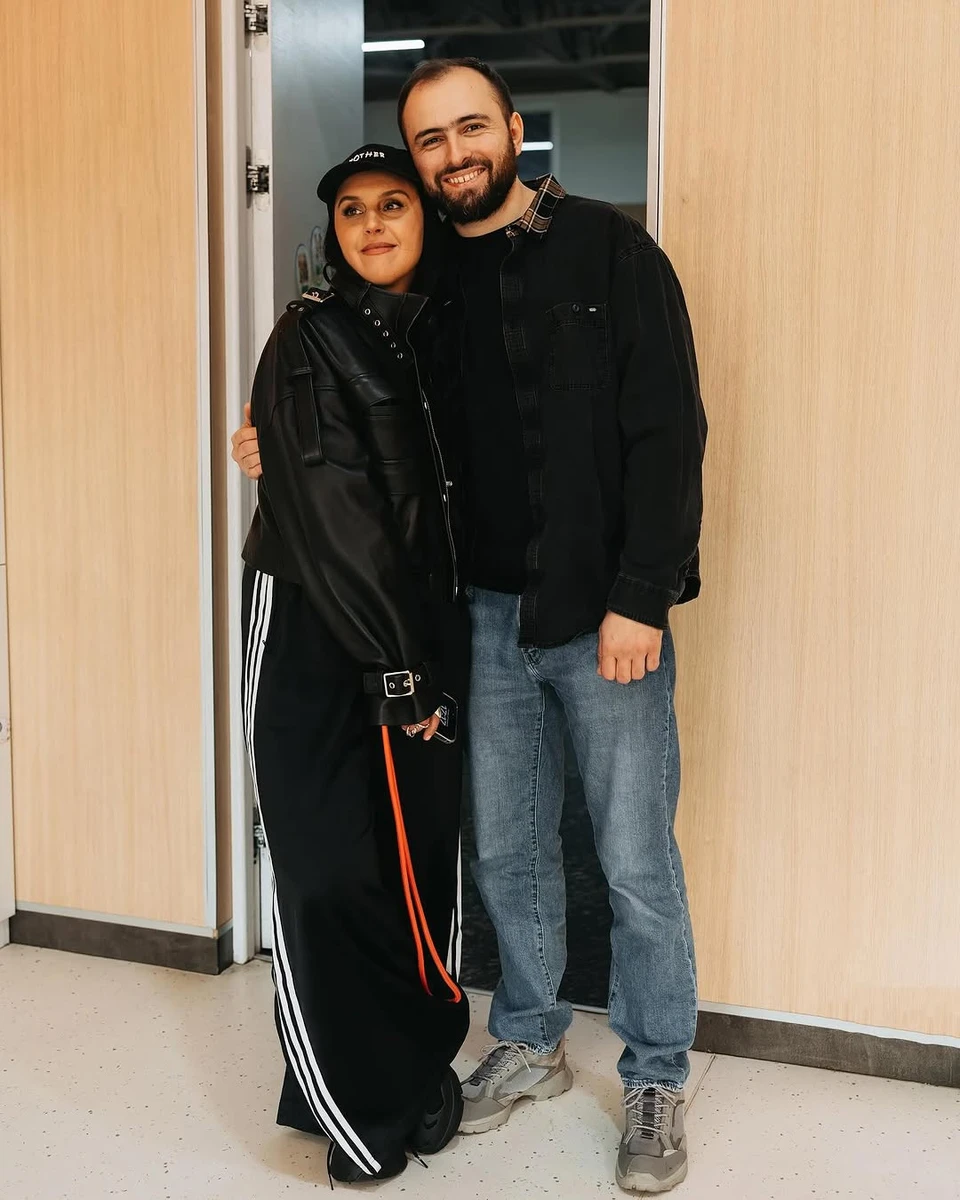 Джамала на фото зі своїм чоловіком