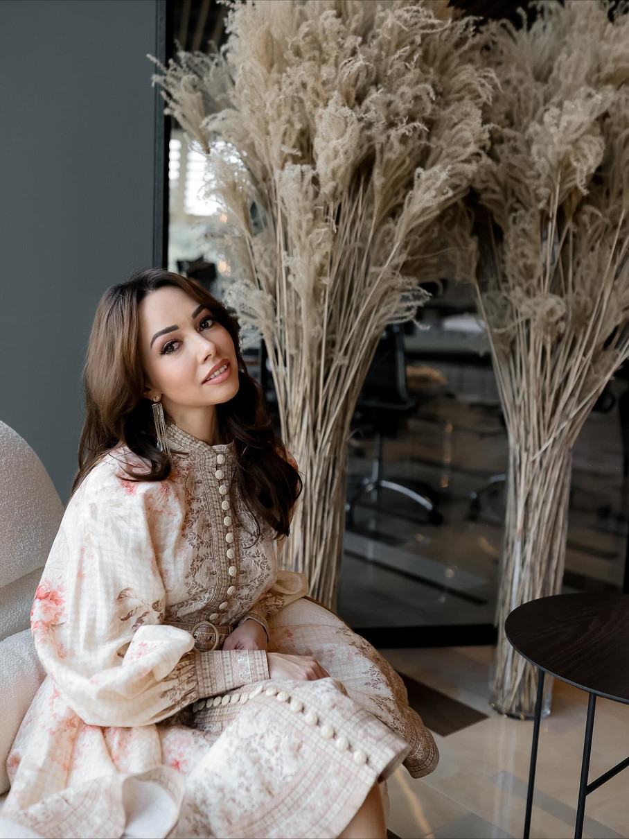 Через постійне страждання на сцені у Катерини рано почали з'являтися мімічні зморшки  