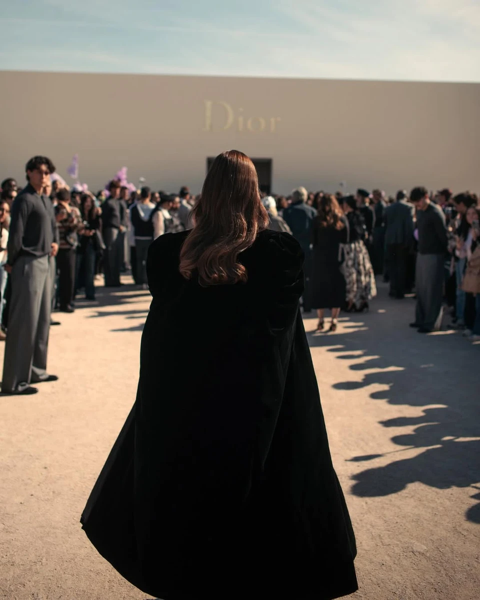 Дружина Усика в ошатному луці відвідала показ мод в Парижі