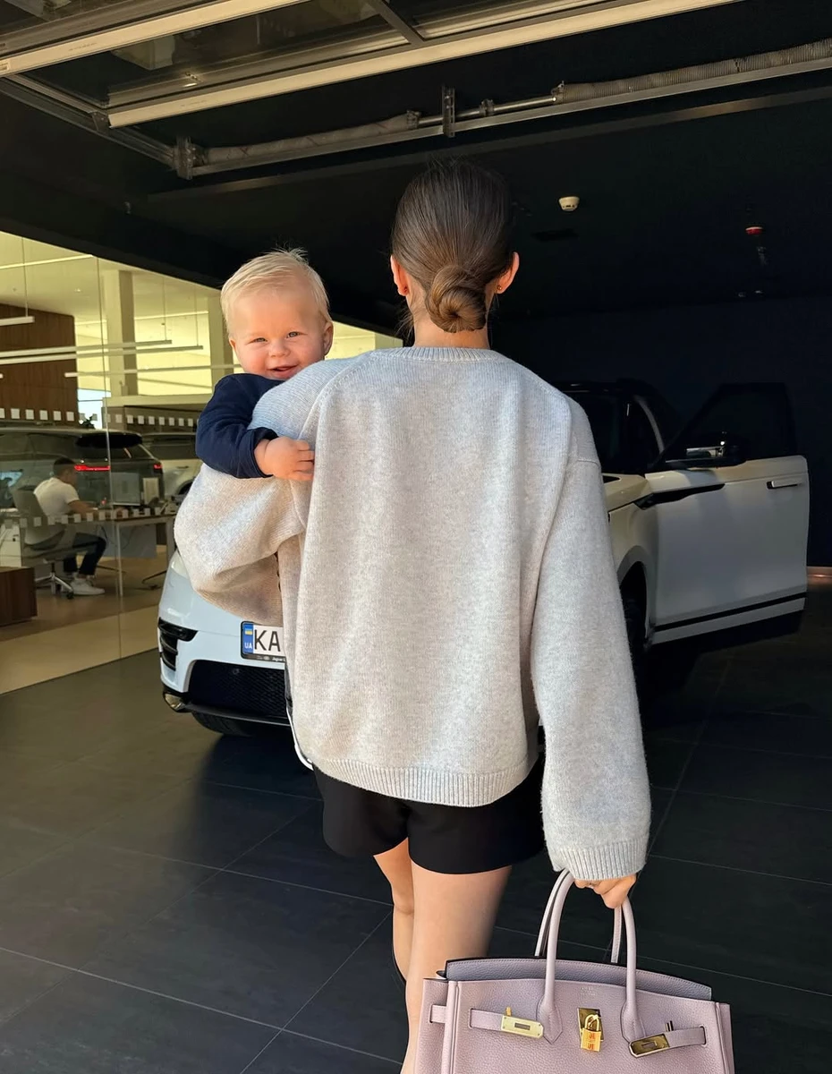 Катерина Остапчук показала коштовний подарунок