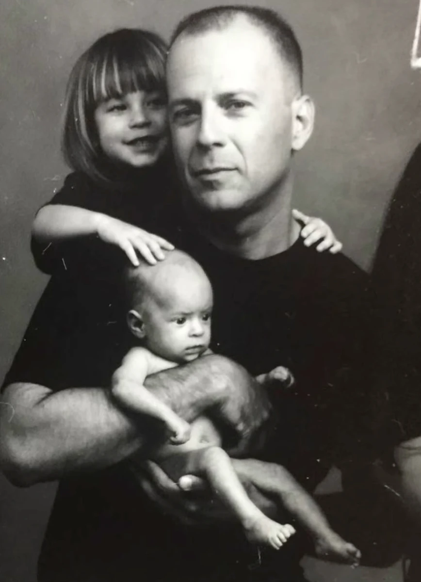 Дочка Брюса Вілліса привітала його з 71-річчям архівним фото