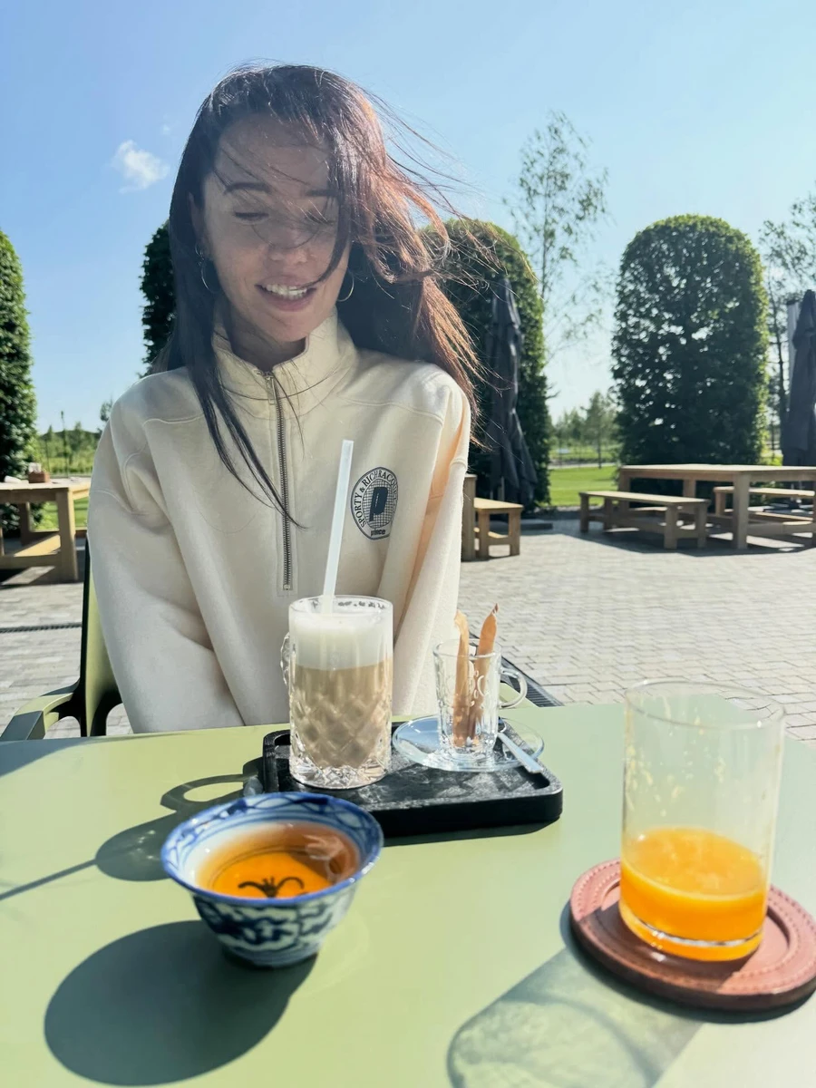 Надєнька латепоглинаюча