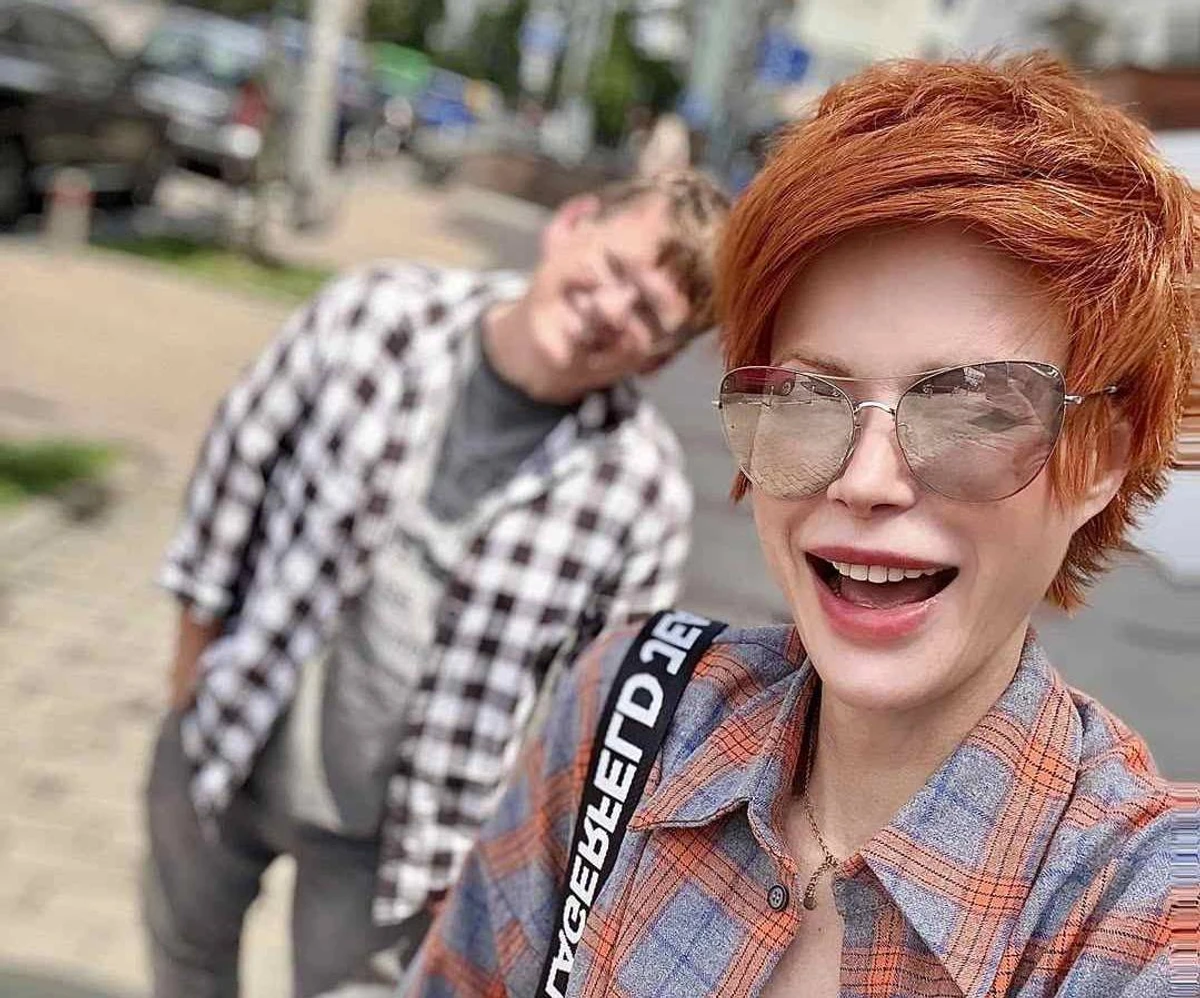 Олена-Крістіна Лебідь в інстаграм