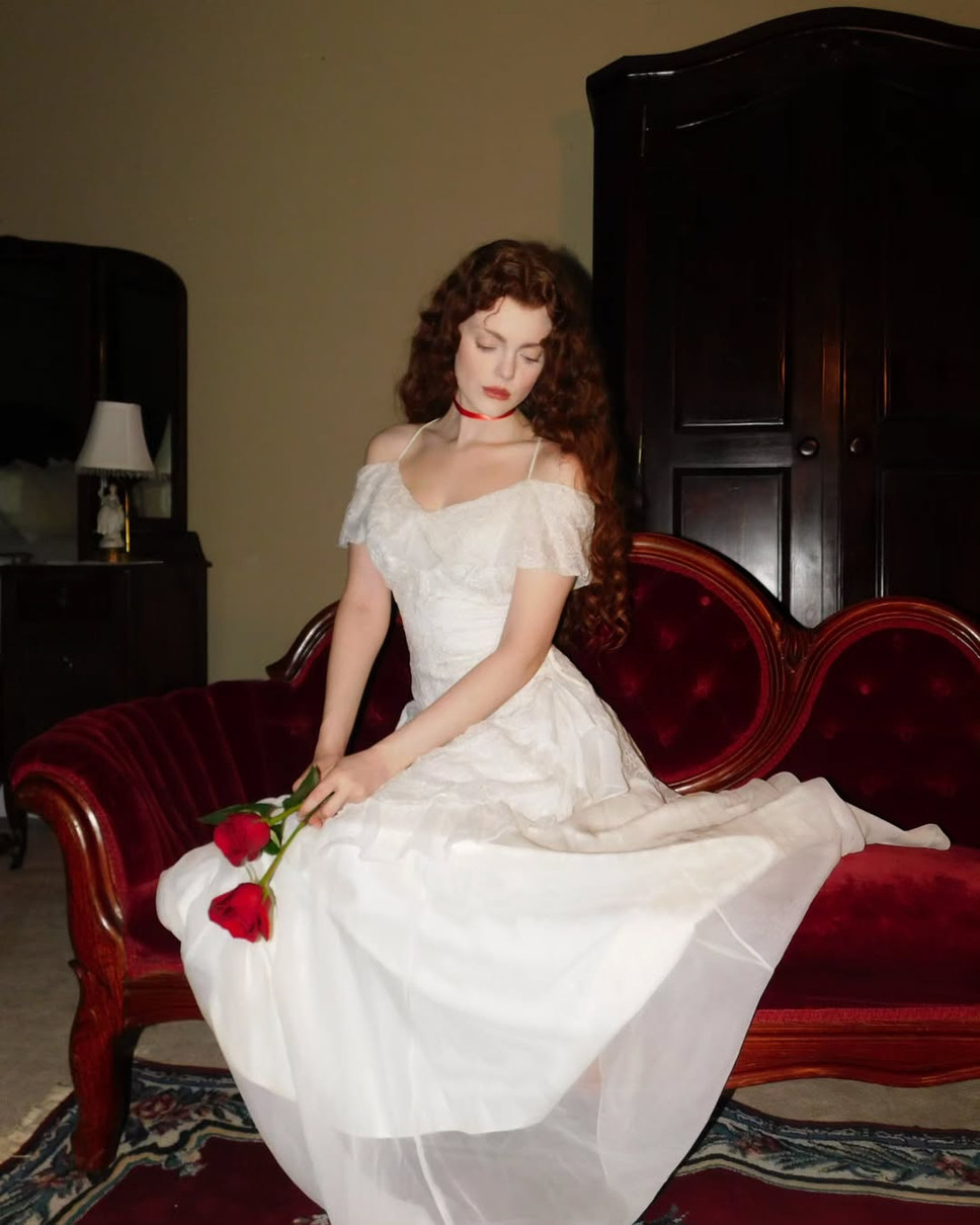 Вінтажна мереживна сукня