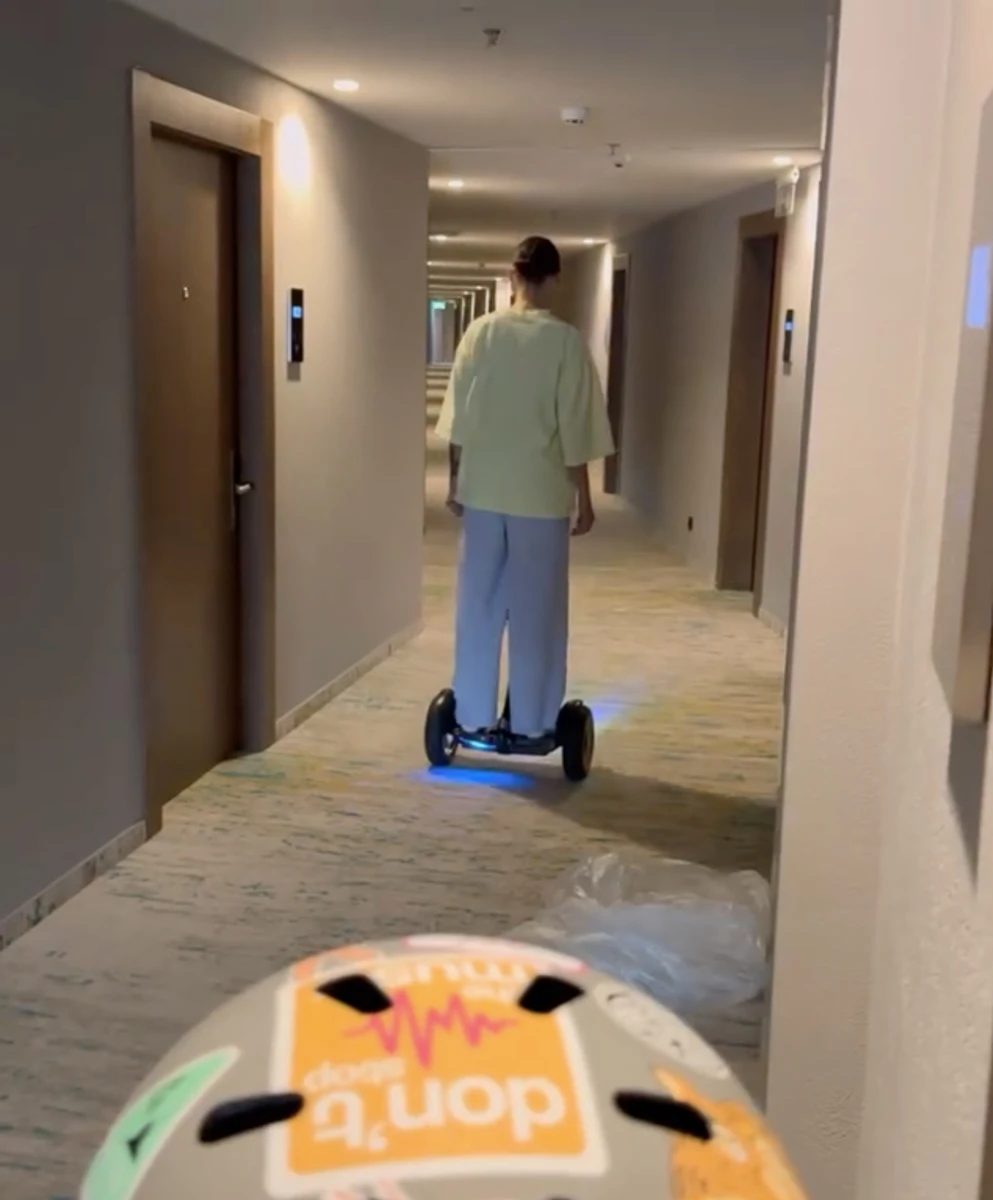 Саша Бо покаталася на гіроскутері сина в Буковелі