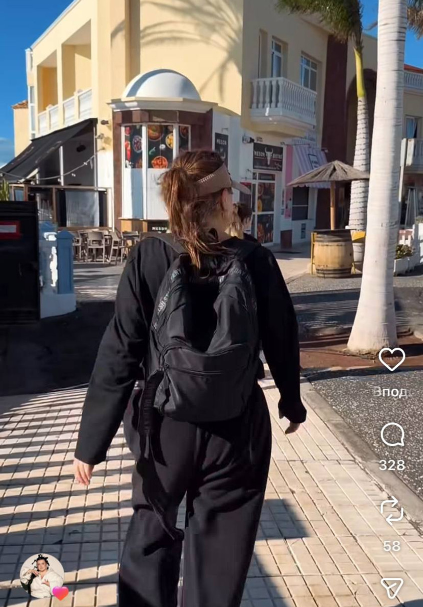 Наталія Могилевська відпочиває коло океану