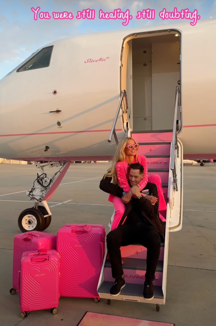 Періс Хілтон романтичними кадрами привітала чоловіка з днем народження