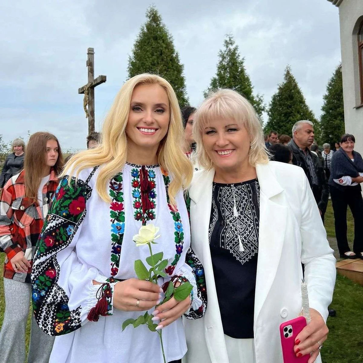 Схоже, пані Лесі полюбляє брючні костюми