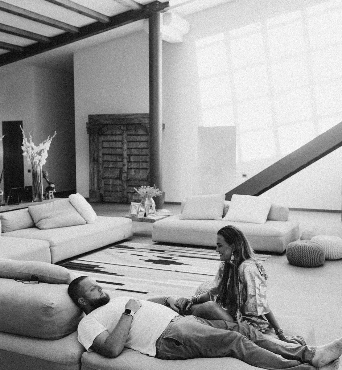 Андрій і Діана Ставніцери у себе в будинку