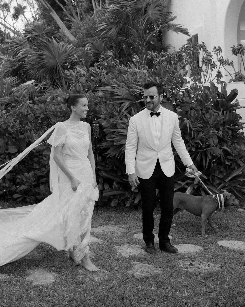 Весілля колишнього чоловіка Еністон