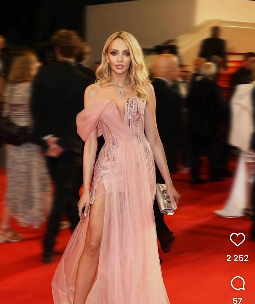 Оля Полякова у Каннах