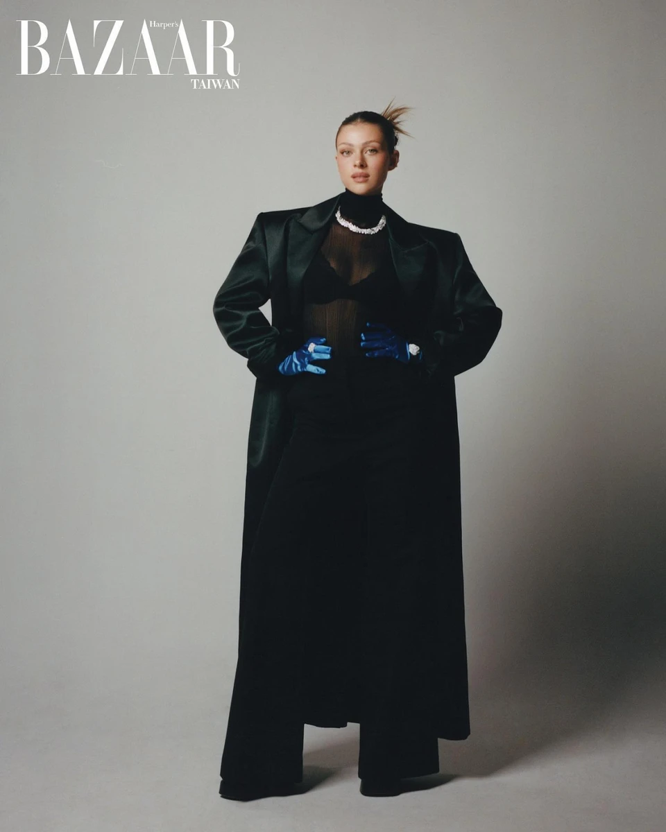 До речі, Нікола не з тих скромниць, які цураються позувати в спідньому на камеру чи з'являтися в ньому на людях 