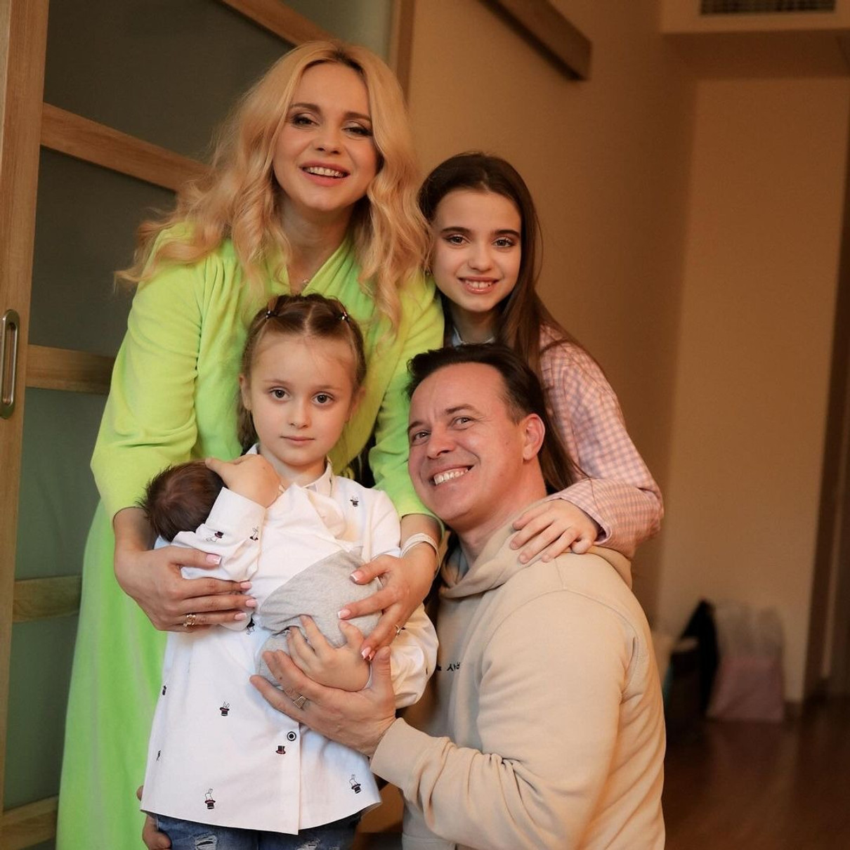 У Лілі з Андрієм тепер три доці: Діана, Поліна та Аделіна. Днями зіркова мама пояснила, що означає ім'я наймолодшої