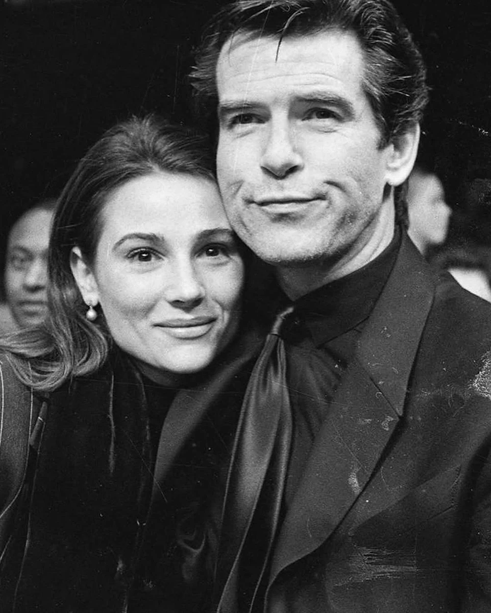 Пірс Броснан попозував з дружиною