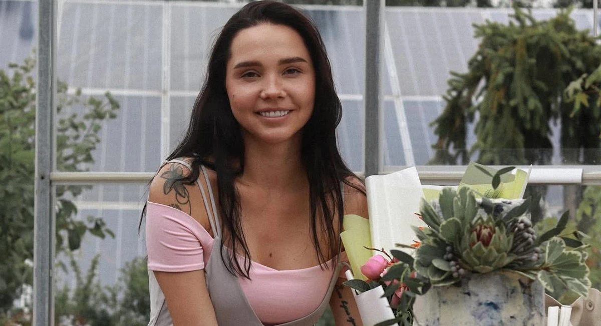 Наталія Татарінцева позує для фото