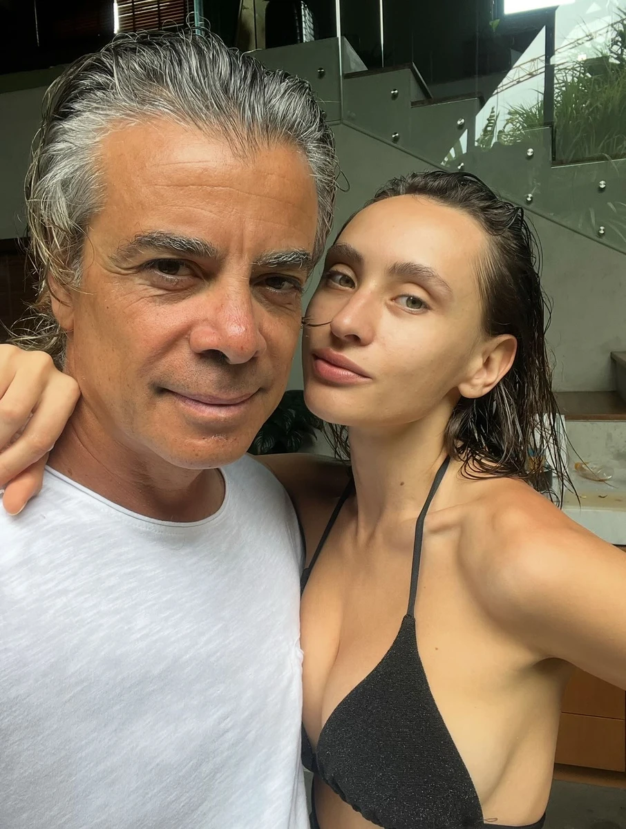 Арфуш з молодою подружкою