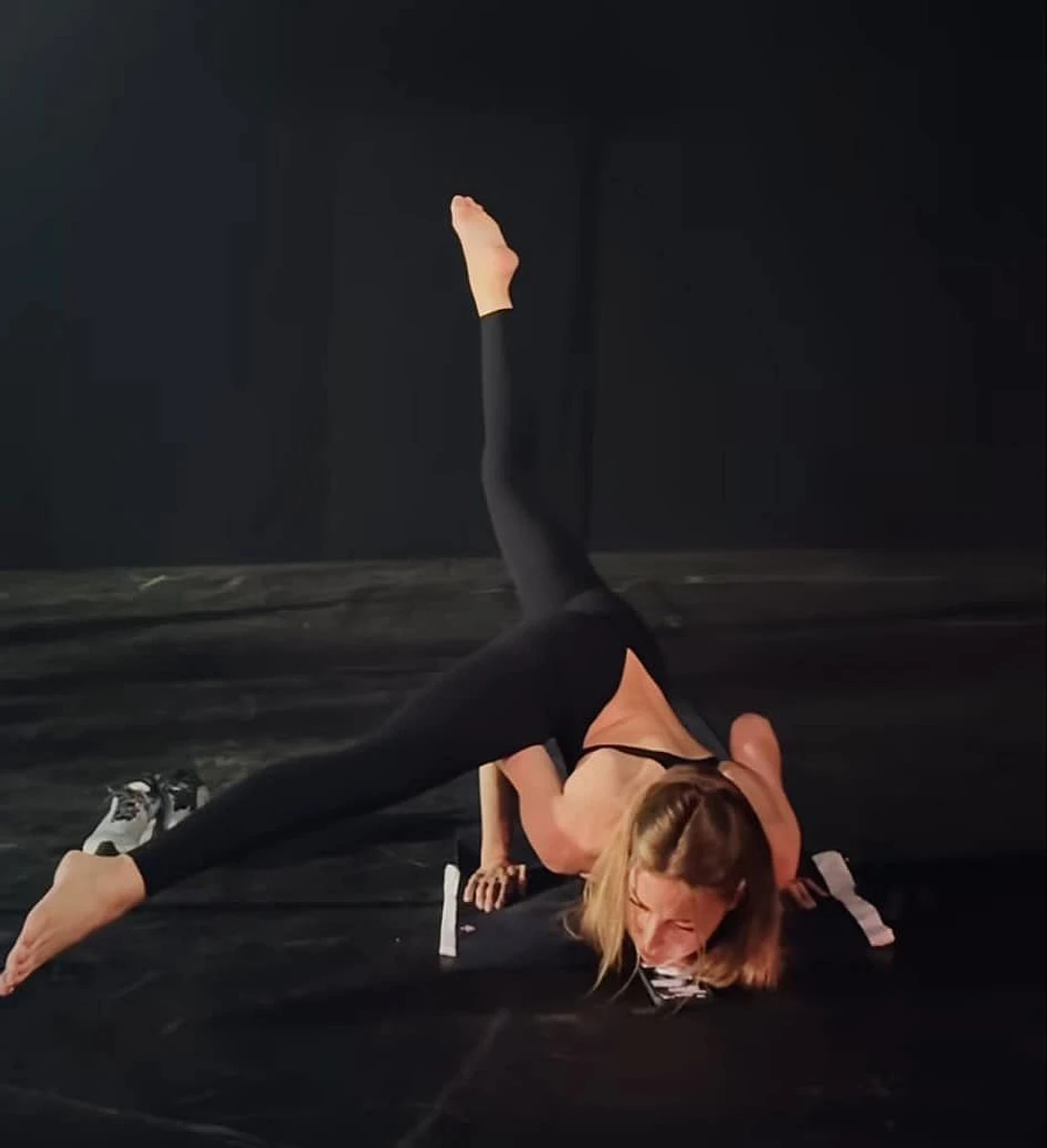 Тіна Кароль аштанга-йога