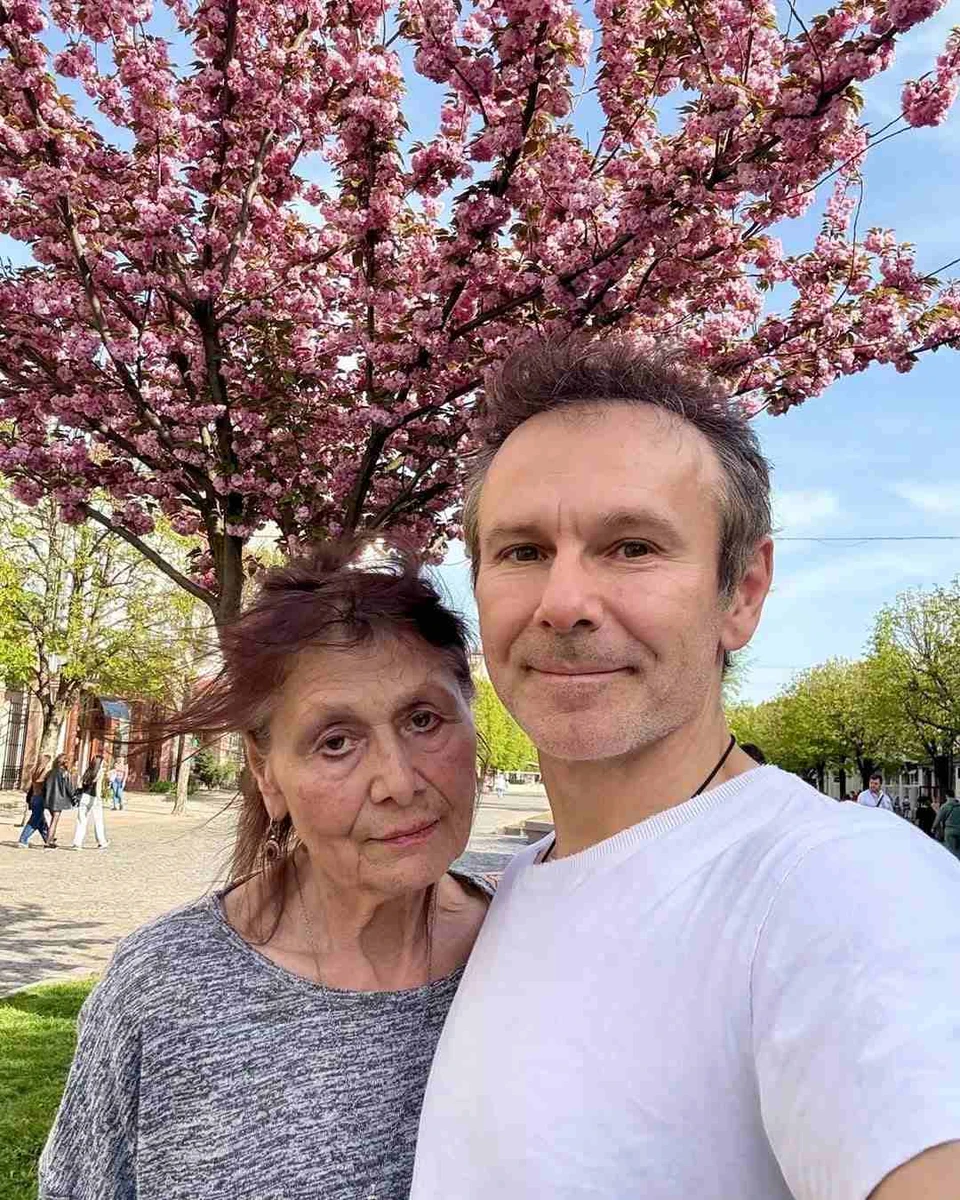 Святослав Вакарчук і його мама