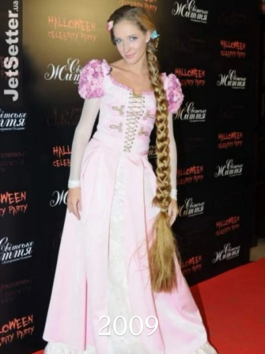 Осадча в костюмі Рапунцель