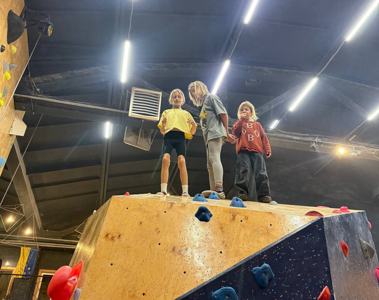 Надя Дорофєєва показала дочку Кацуріна на скеледромі