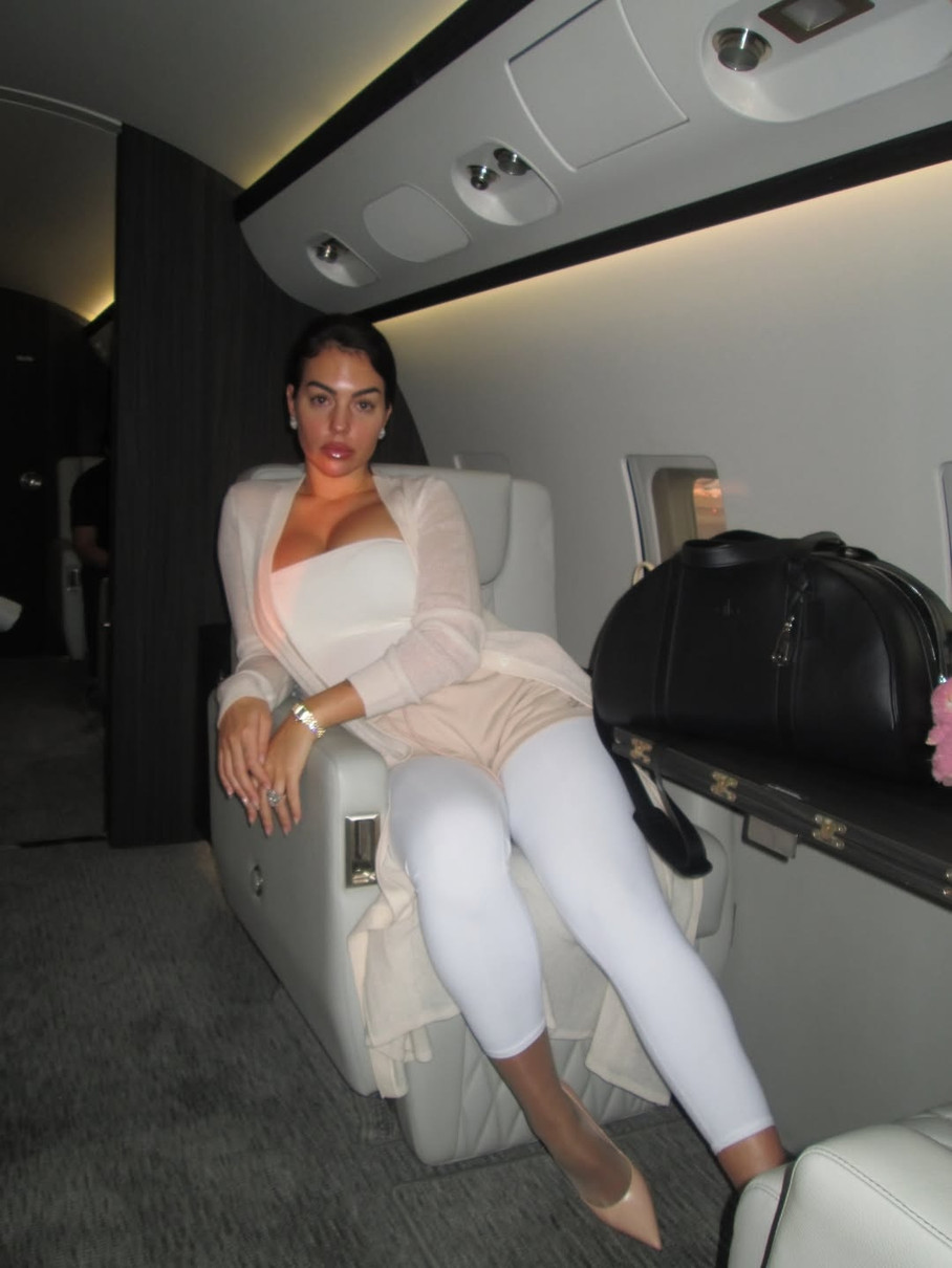 Наречена Роналду