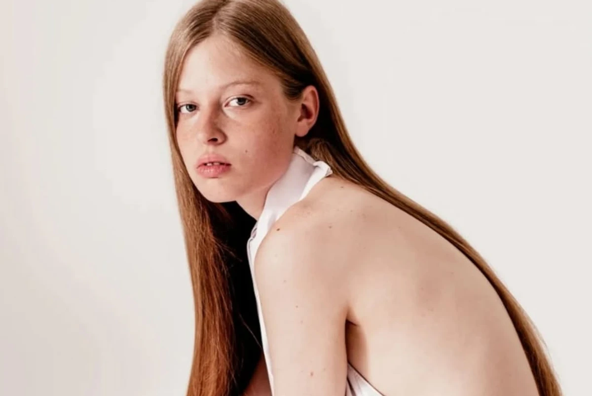 Донька Ілона Маска позує для фото