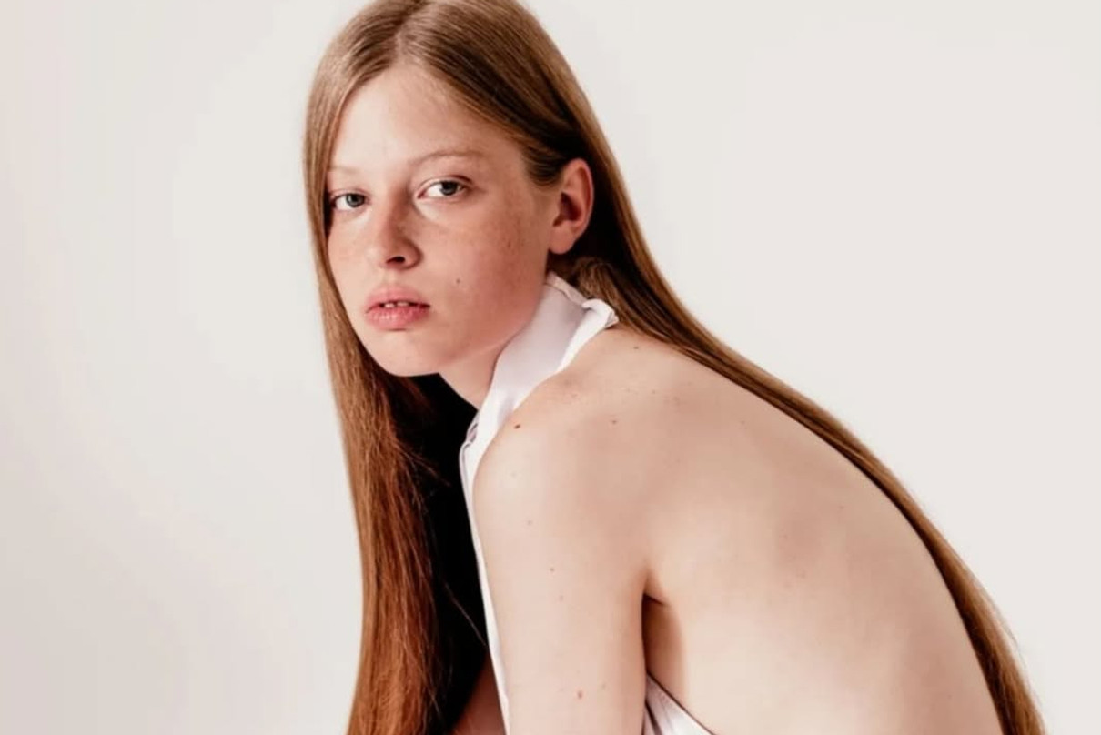 Донька Ілона Маска позує для фото