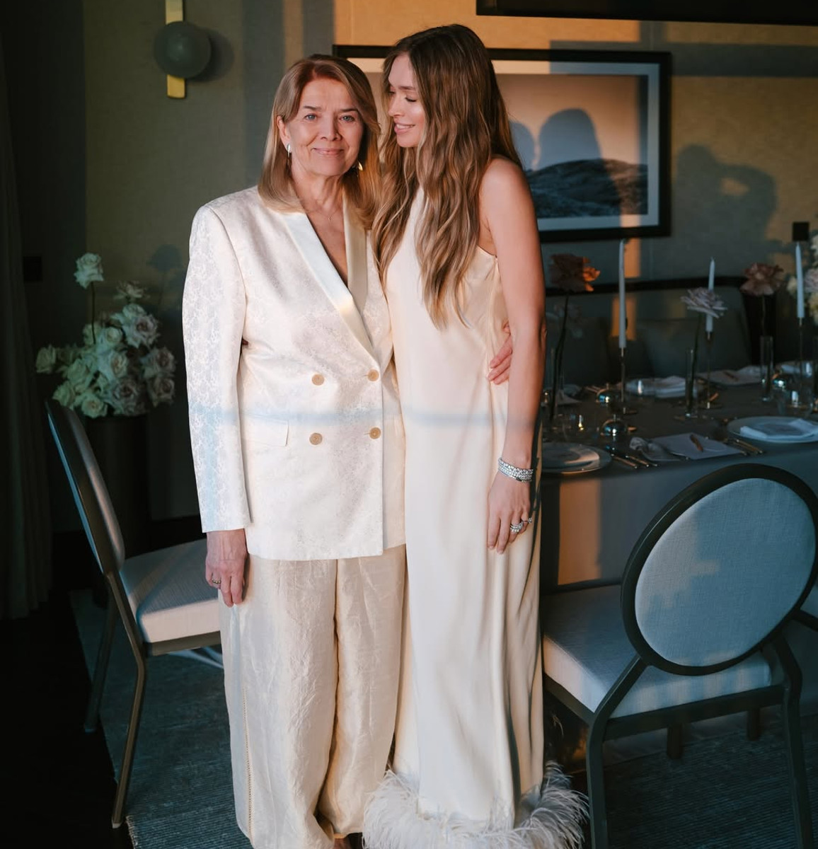 Віра Брежнєва обійнялася з мамою на своєму 44-річчі