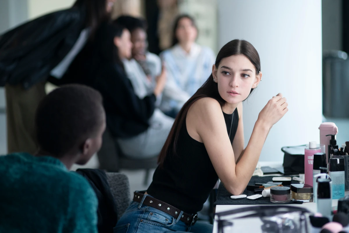 Юлія Ратнер на зйомках фільму Кутюр