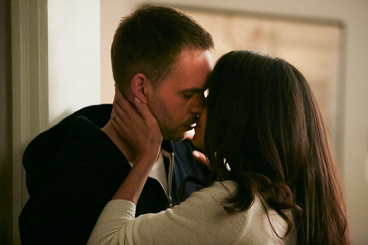 Іще можна було би пригадати ось такий кадр із Форс-мажорів