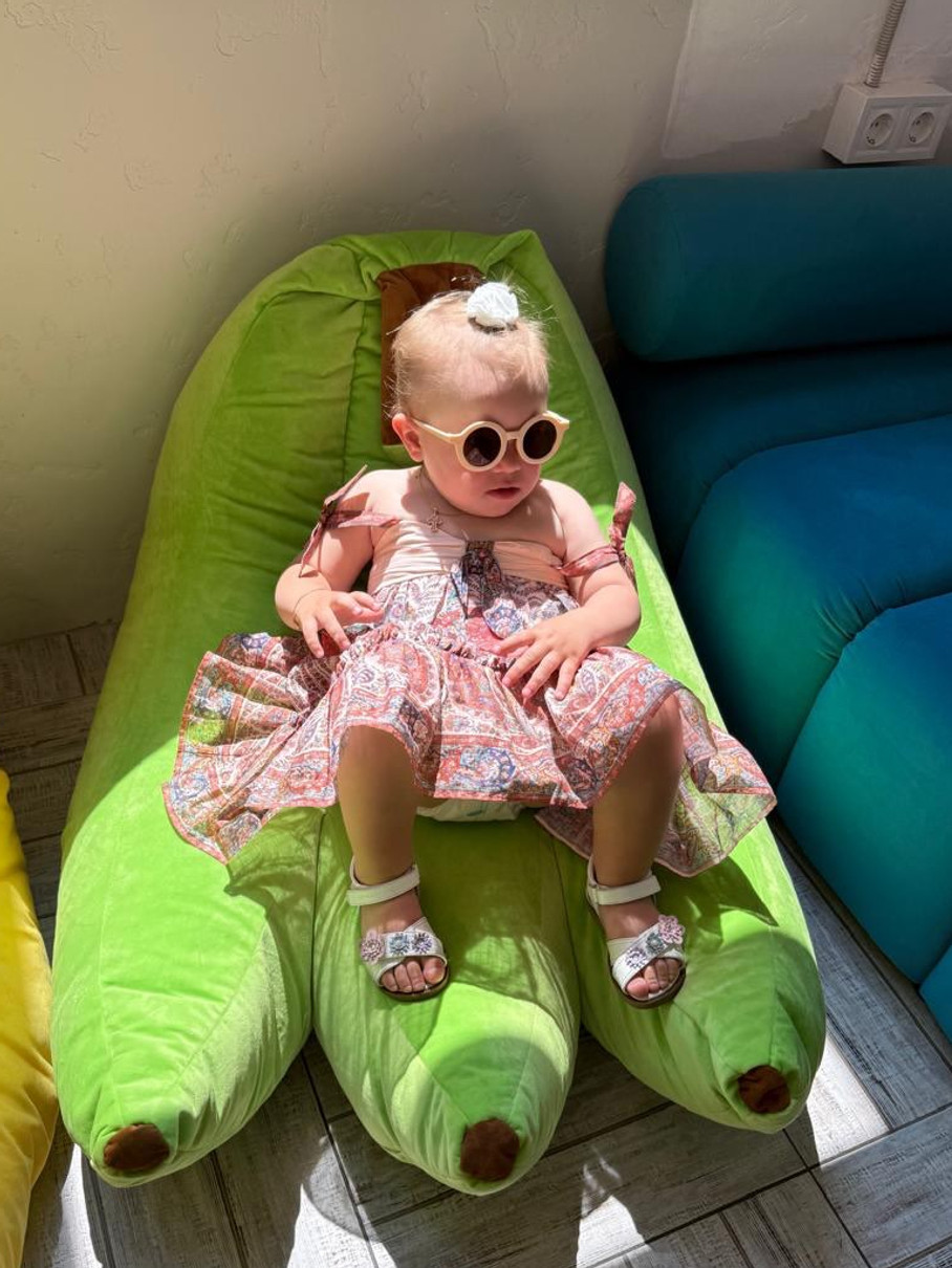 Дружина Усика показала стильну дочку на її 2-річчя