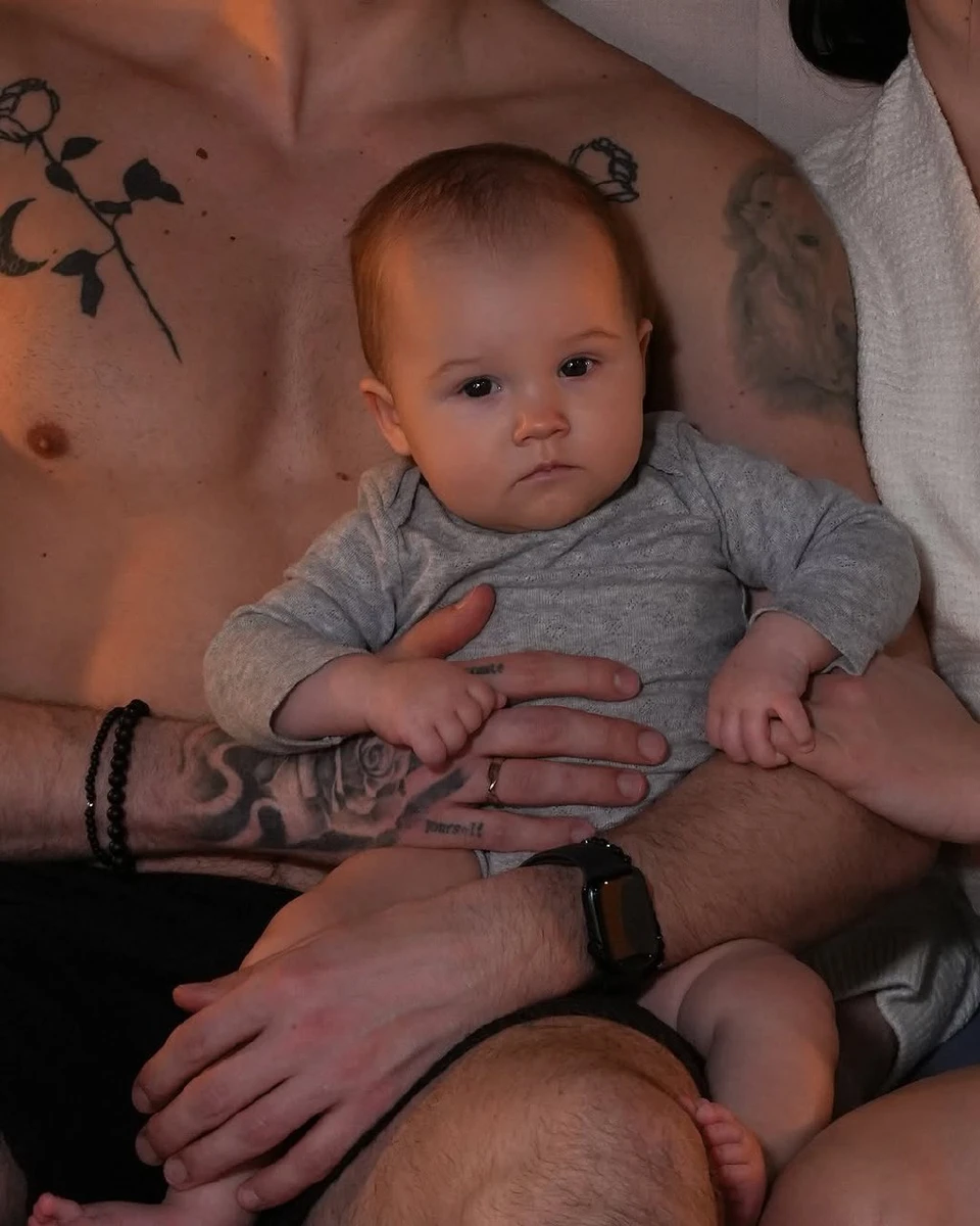 Леля в руках у батька