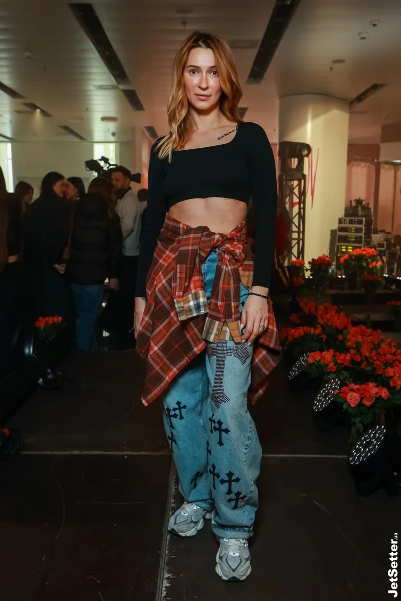 Співачка TAYANNA подивилася нову колекцію Фролова