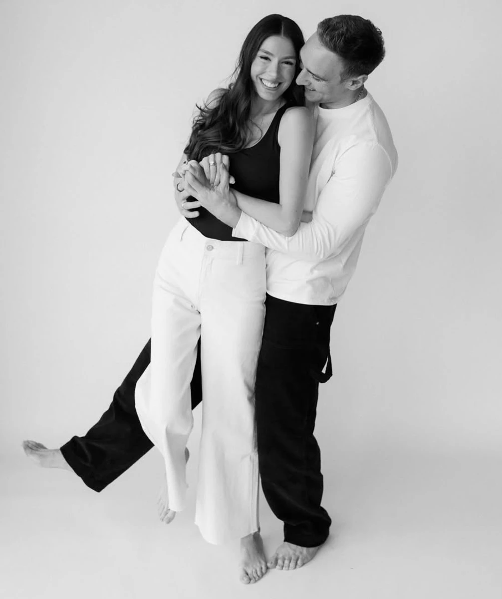 Іраклі Макацарія показав романтичні фото з коханою на їхні дні народження