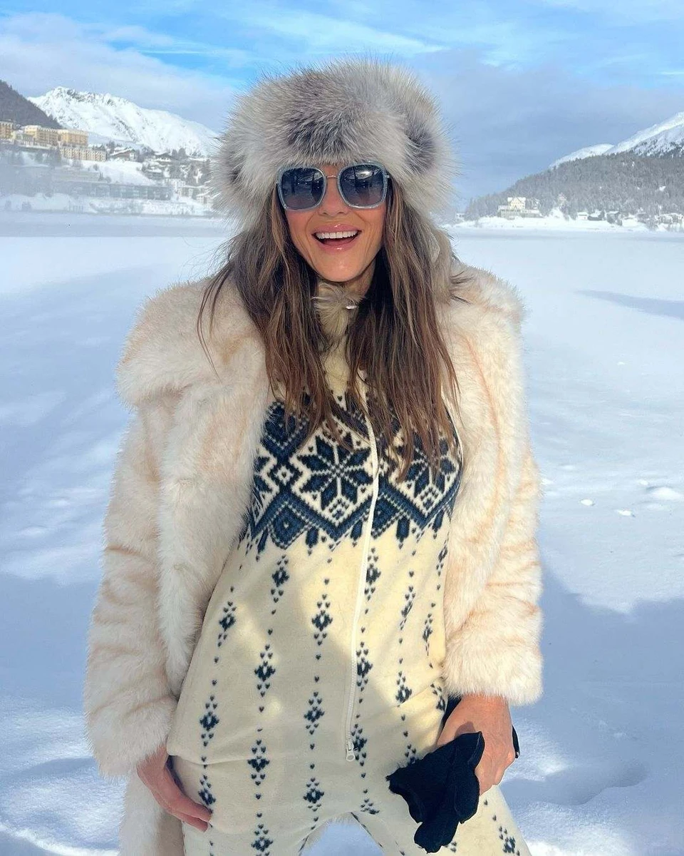 Елізабет уточнила, що на ній речі зі штучного хутра від Zara