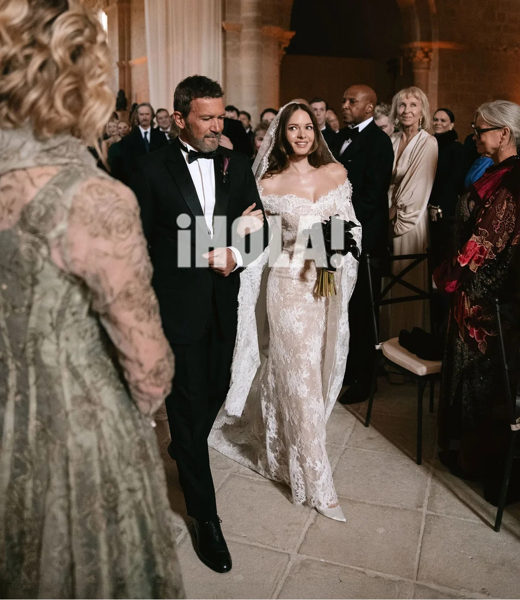 Антоніо Бандерас провів 29-річну дочку до вівтаря на її весіллі