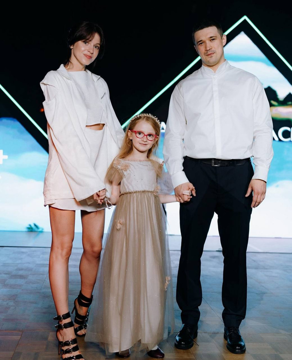 Маруся з батьками, Анастасією і Михайлом Федоровим
