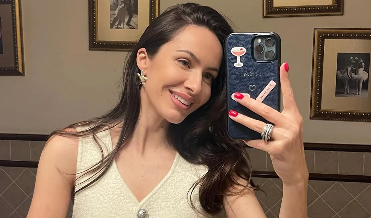 Христина Горняк робить селфі