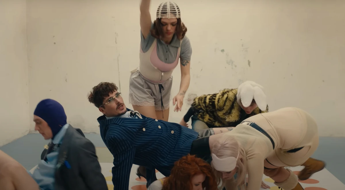 DOROFEEVA та POSITIFF ритмічно потанцювали в новому спільному кліпі