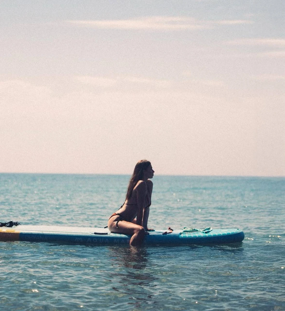 Катерина проводить відпочинок активно і катається дошці