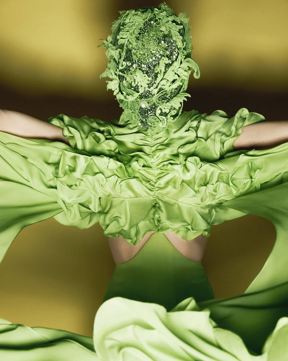 Ніколь Кідман з розрізами на талії та ефектній масці знялася для журналу