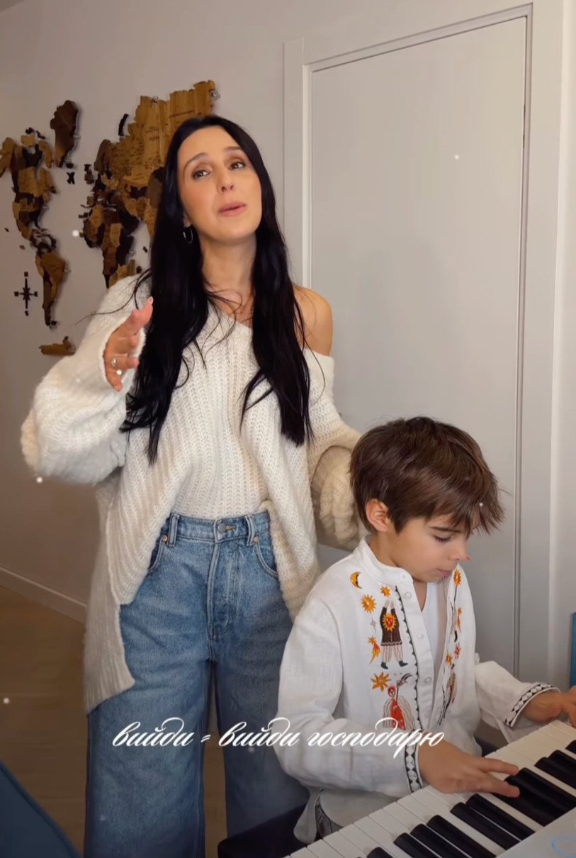 Джамала з сином виконали щедрівку з нагоди Різдва