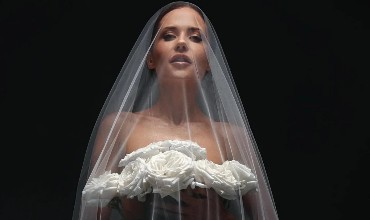 Наталка Денисенко позує для фото