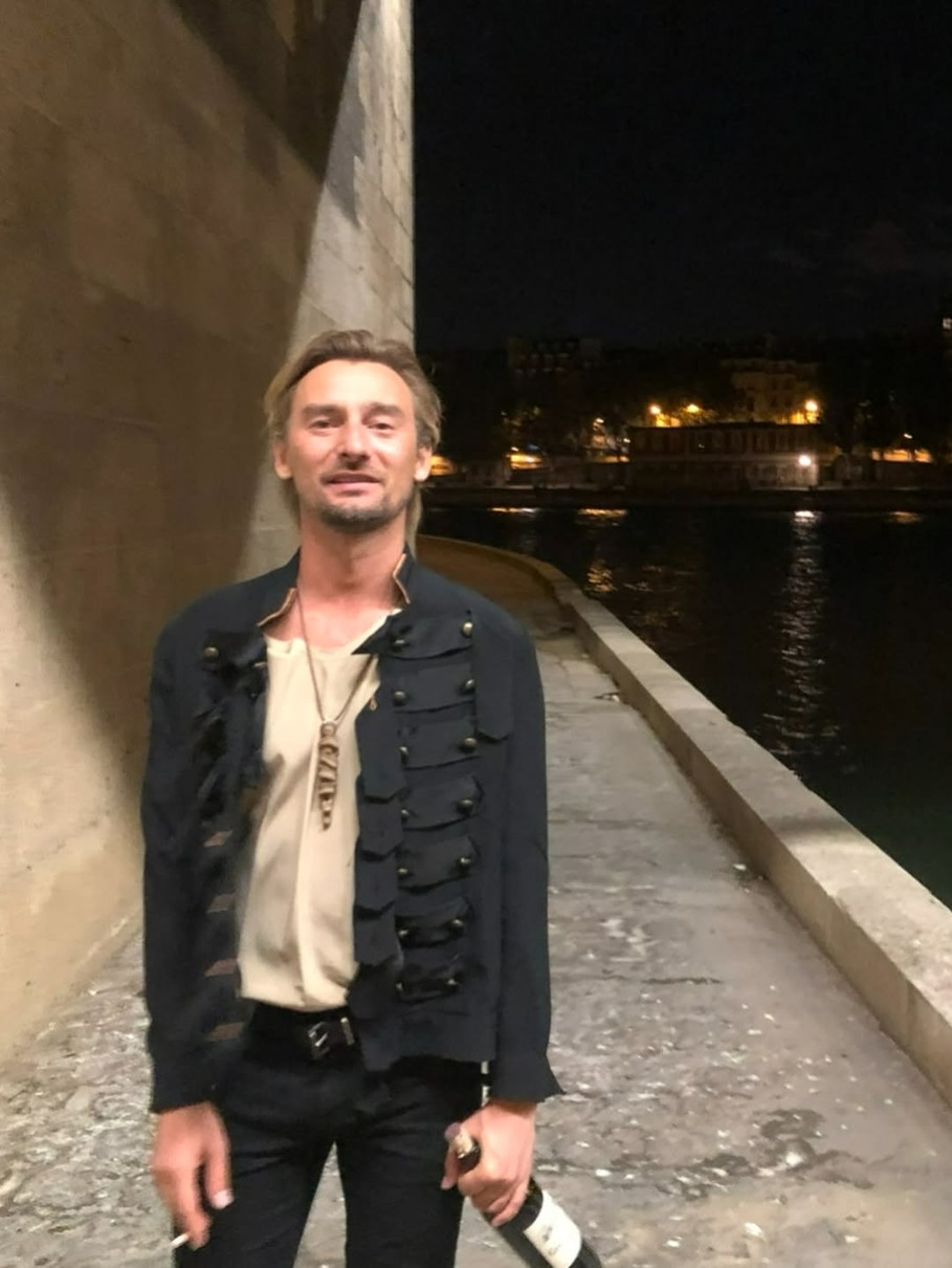 Алан Бадоєв з нагоди дня народження показав свої фото