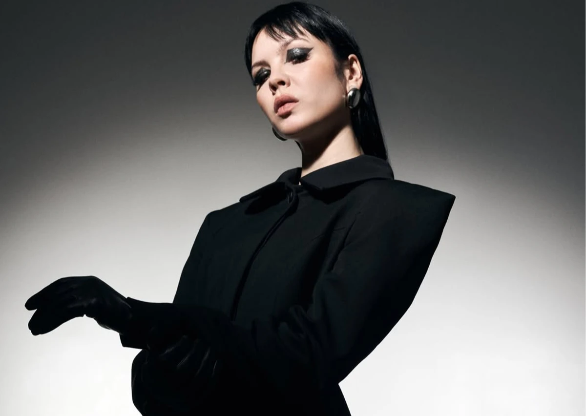 Кажанна звинуватила свій лейбл у важких умовах праці