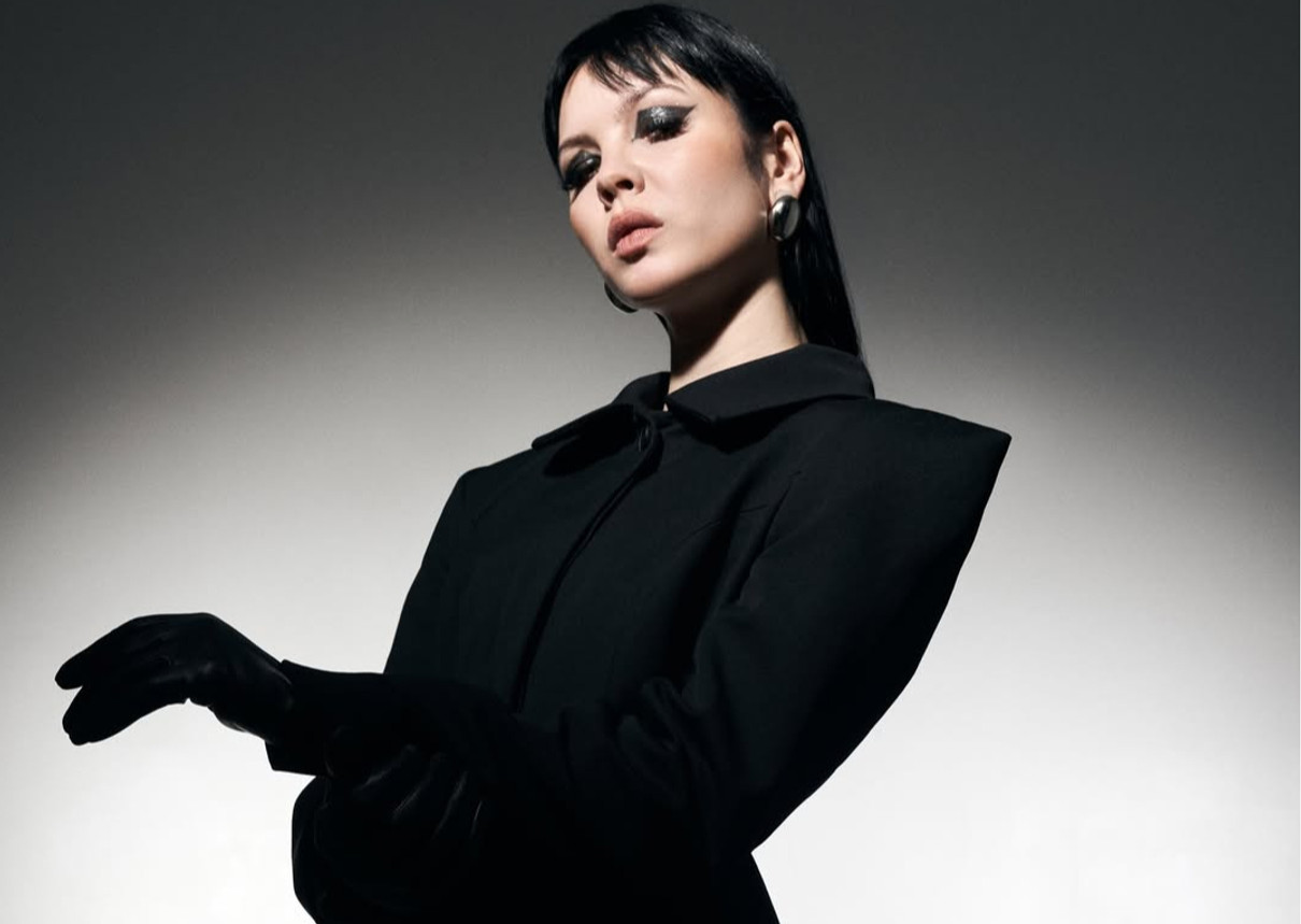 Кажанна звинуватила свій лейбл у важких умовах праці