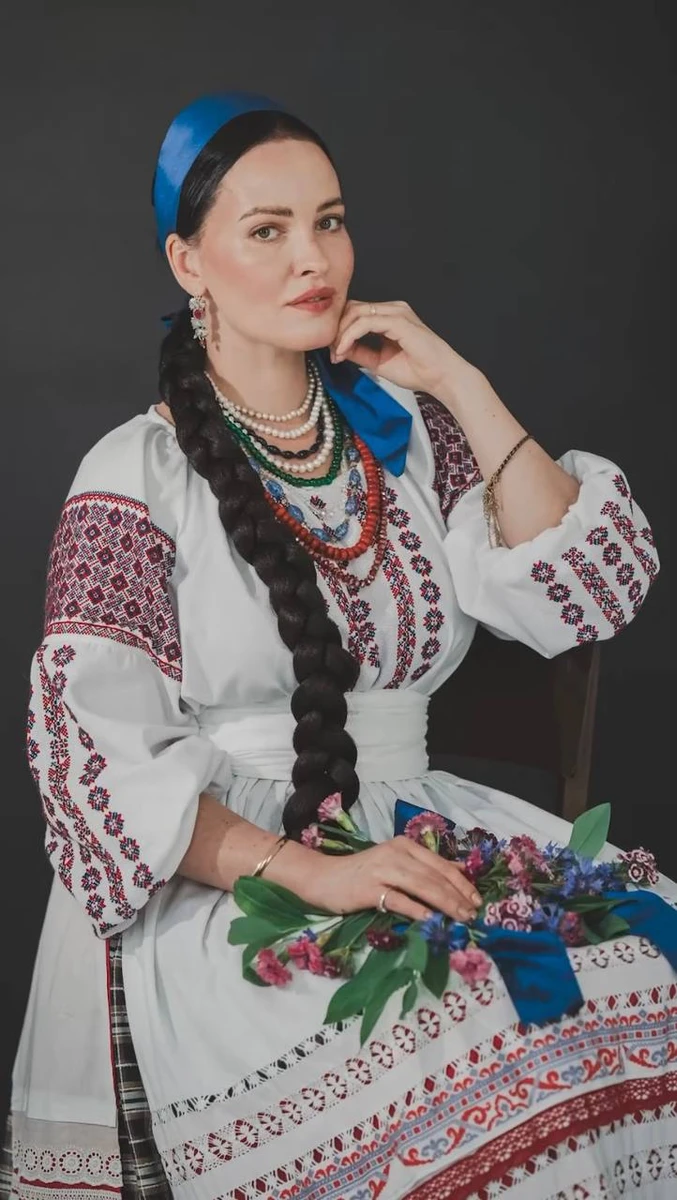 Даша Афтаф'єва у вишиванці