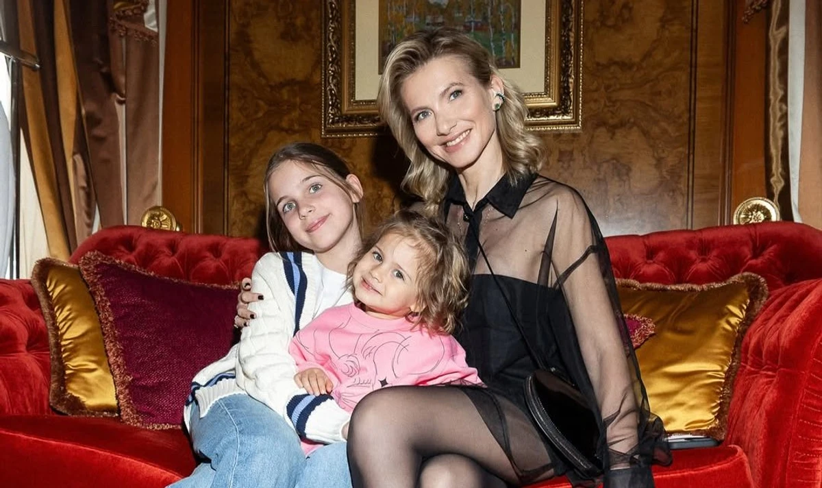 Єлизавета Юрушева і доньки